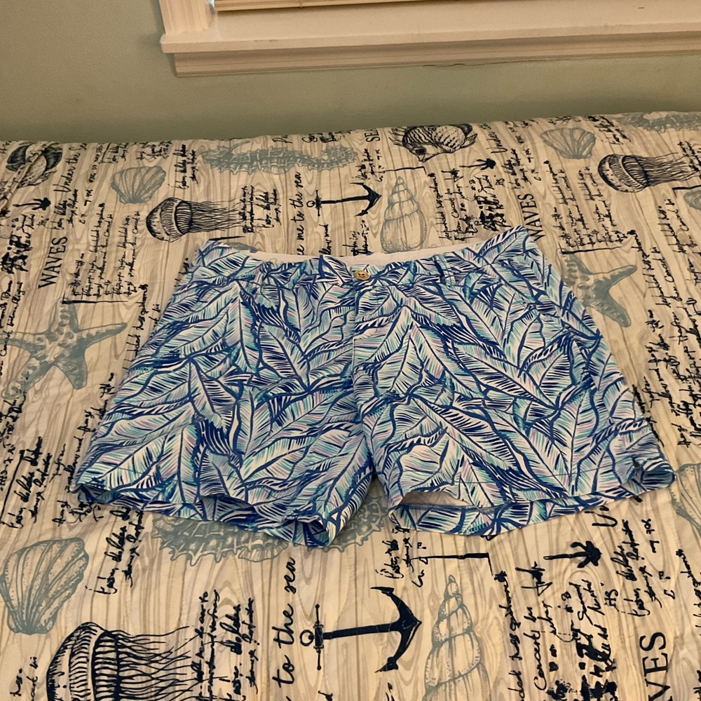 Lilly Pulitzer  Jayne stretch short GUC size 10 and size 12
